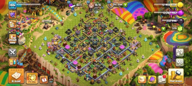 186 LVL, 6 builders, HEROES [78/79/70/64/48/19], free nickname change, many League and Pass skins, 17 TH Home Village, 9 TH Builder