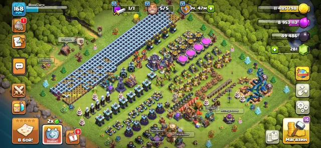 90% full 15 TH has skins for heroes and magic items, 15 TH Home Village, 10 TH Builder