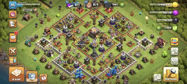 11 TH practically full, 5 builders, 1400 gems, skins, magic items, 11 TH Home Village, 5 TH Builder