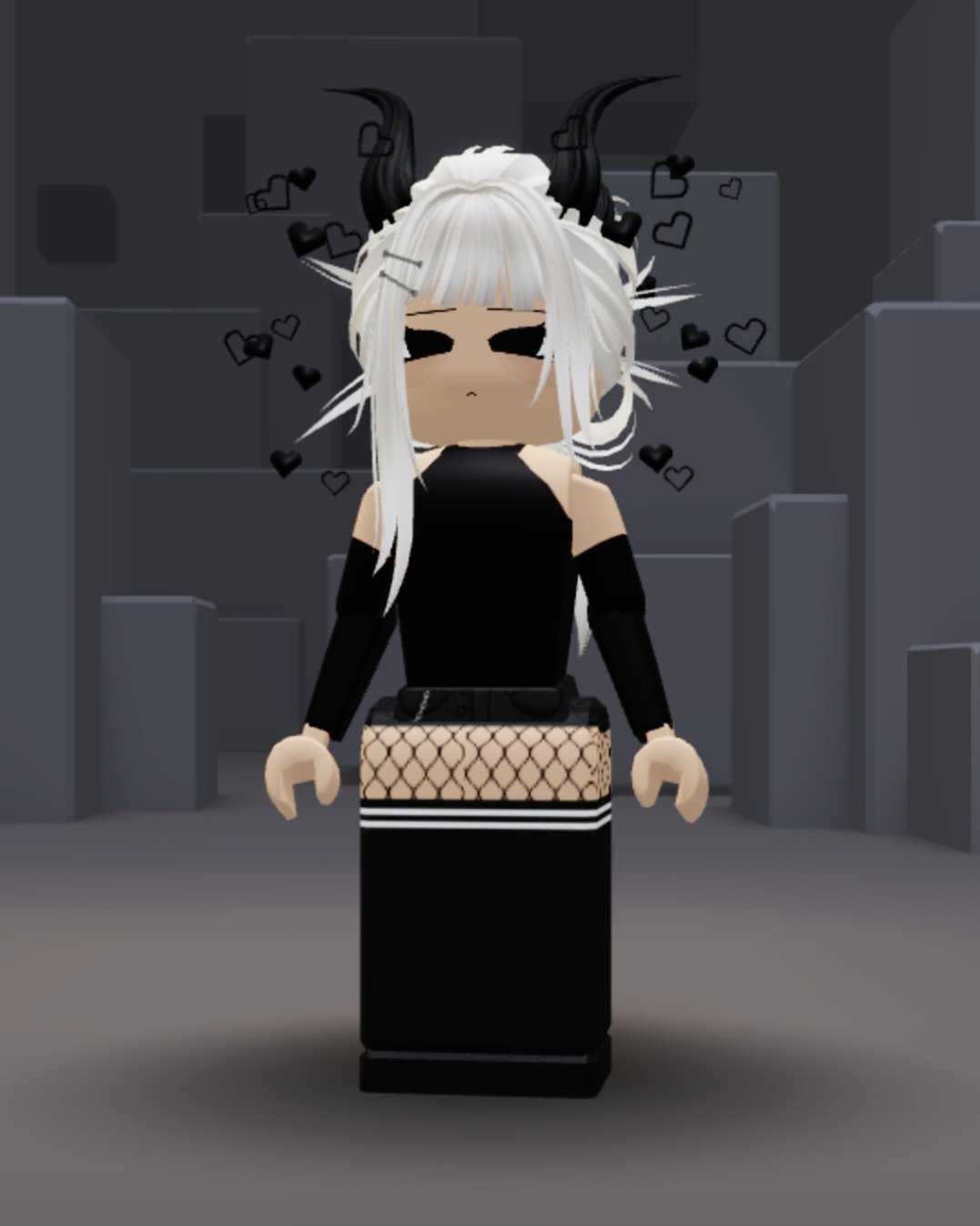 | Roblox | Inventory – 923 R$ | Total – 454 R$ | For a girl | Female account |, Sale, Voice chat: No